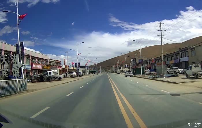 十三点十一分我们到达当雄县.