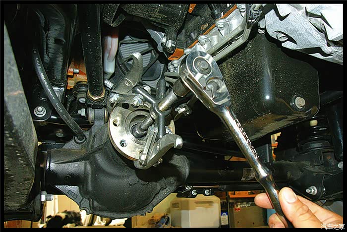 jk牧马人安装双十字结传动轴全过程