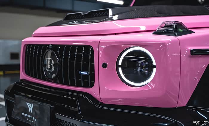 benz g63 amg 光是粉色可真是帅不少啊