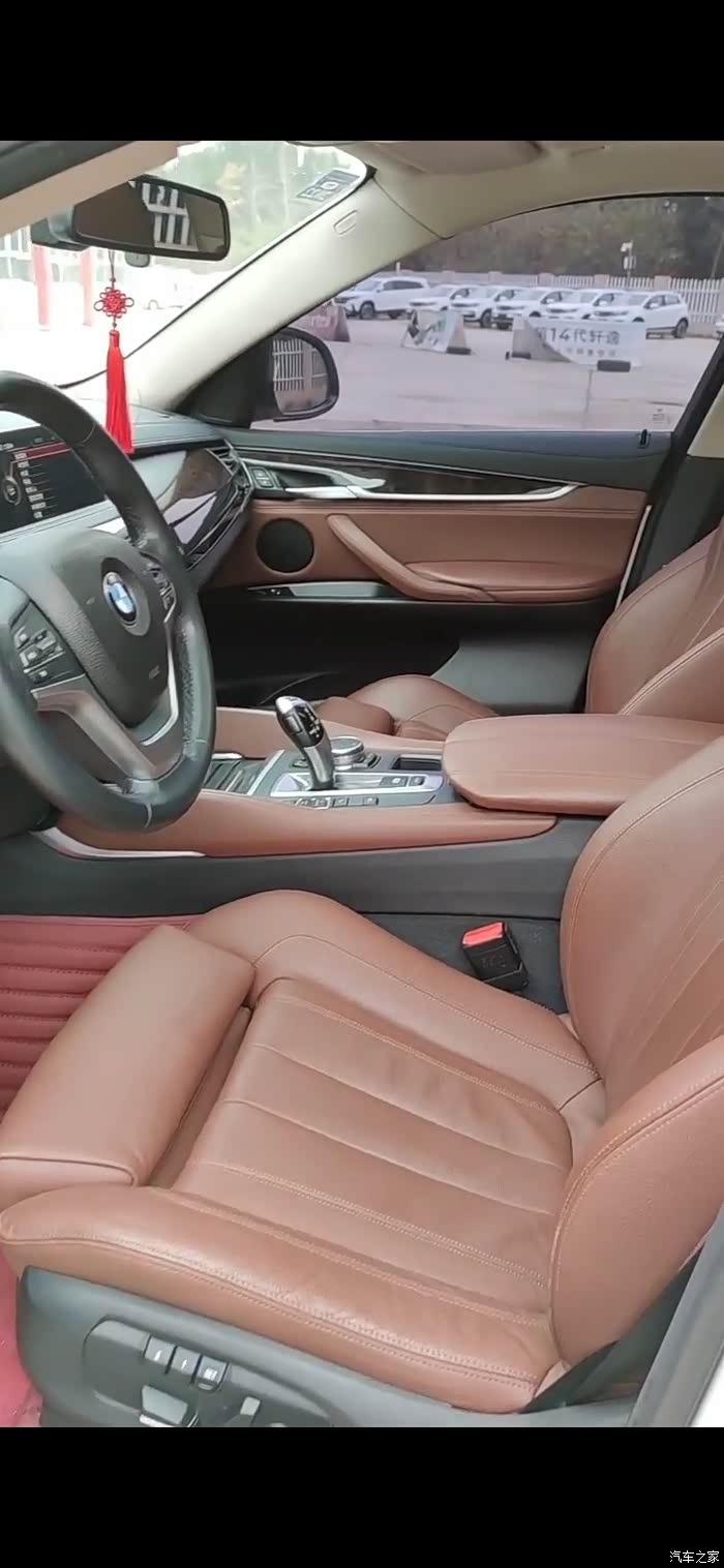 感受宝马x6内饰的豪华与唯美