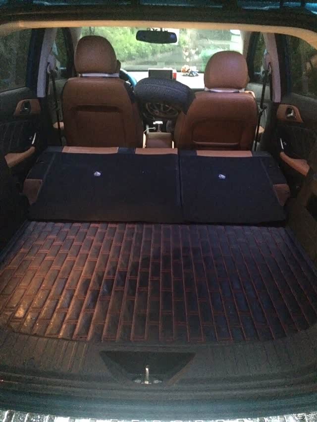 劲骚蓝尾箱完美改pao床,不需要文字表述,版主直接射精.看图