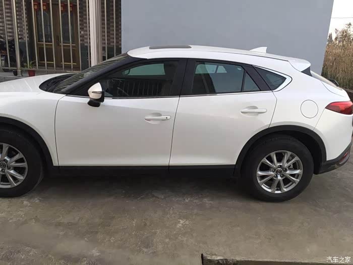 白色马自达cx4和我的生活