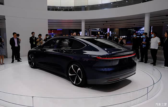 蔚来et7这车真特么帅
