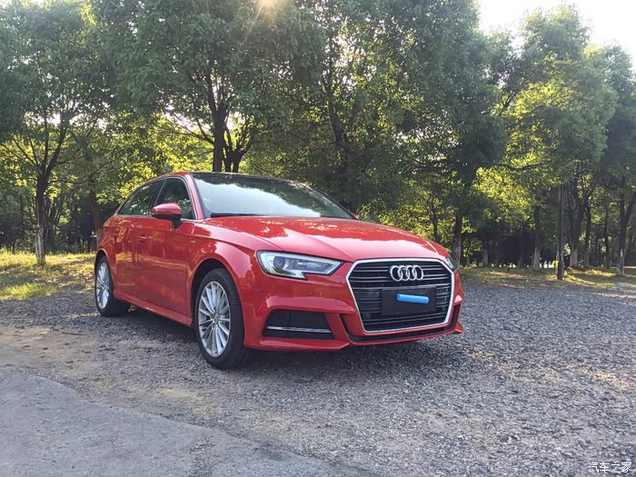 红色奥迪a314t两厢舒适版提车作业只上图