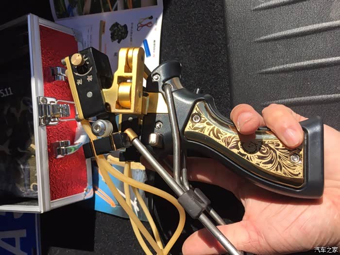 32岁的老顽童嘎嘎牛逼的皇家猎鹰弹弓子