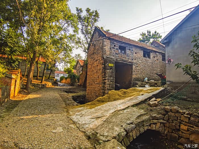 喜迎国庆安丘的古村落下涝坡