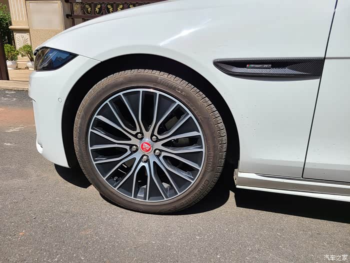 捷豹xel优雅轮毂18寸出