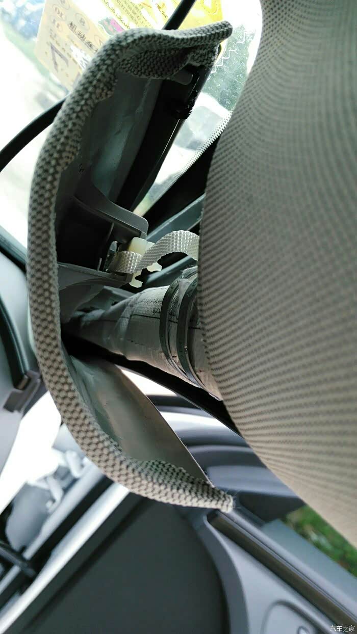 a柱里这个是安全气囊吗如果拆的时候把表面弄破了一点要紧吗