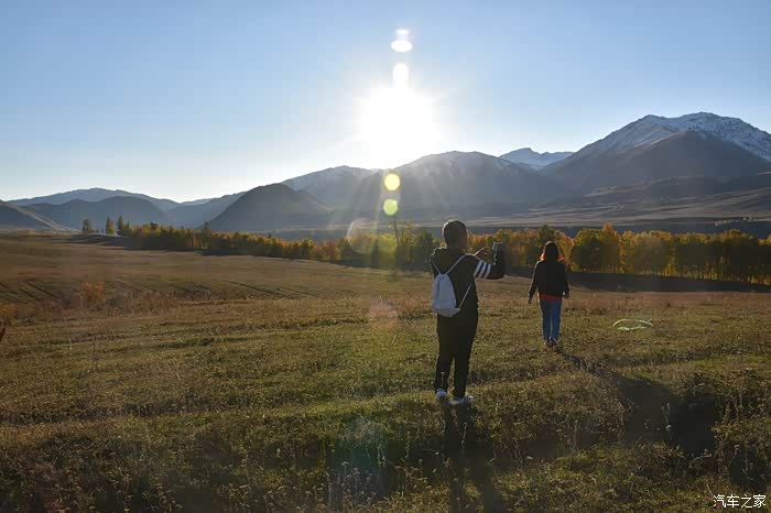 从江西到新疆,一路去经历从未见过的远方,去寻找最美的秋景.