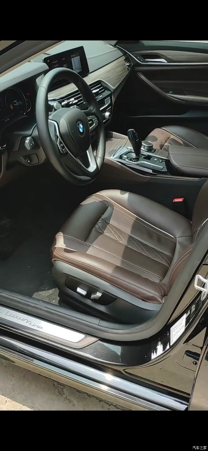 最具空间特色的宝马530内饰一览