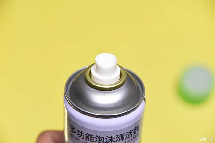 泡沫的发泡率比较高,节约材料