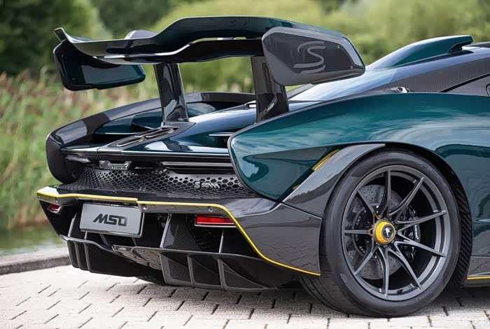 mclarensenna绿色车身搭配黄色点缀与自然融合