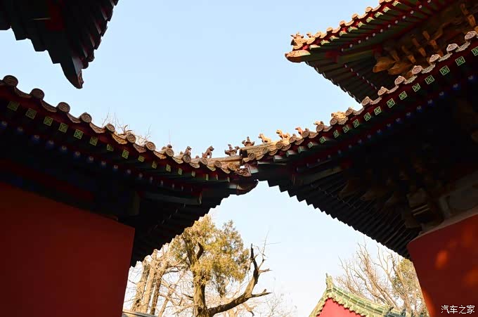 孔庙里有名的"勾心斗角".这是斗角