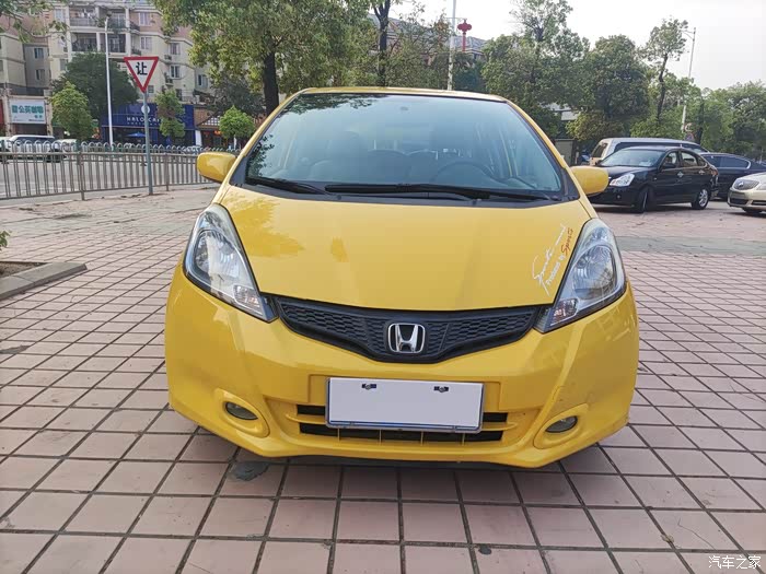 二代飞度 有兴趣微信一下