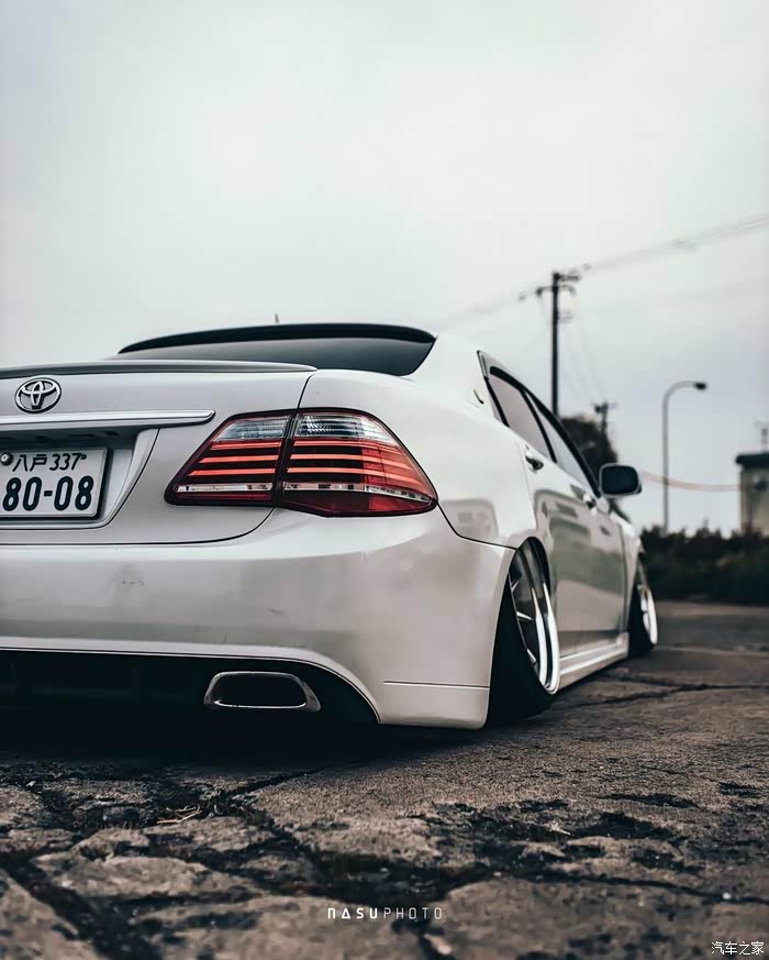 【图】13代日规皇冠改装,这设计也好美_精彩图集论坛_汽车之家论坛