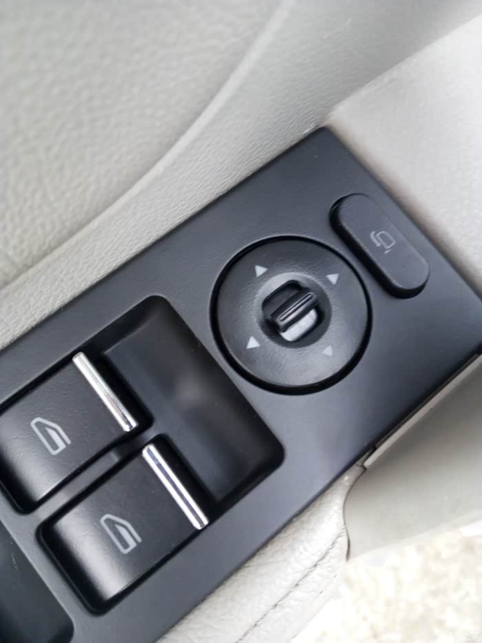 14款新帝豪加装后视镜折叠(加原装折叠开关).