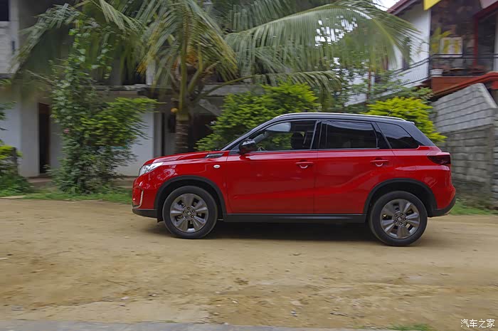 铃木维特拉brezza,红色版真的很可爱