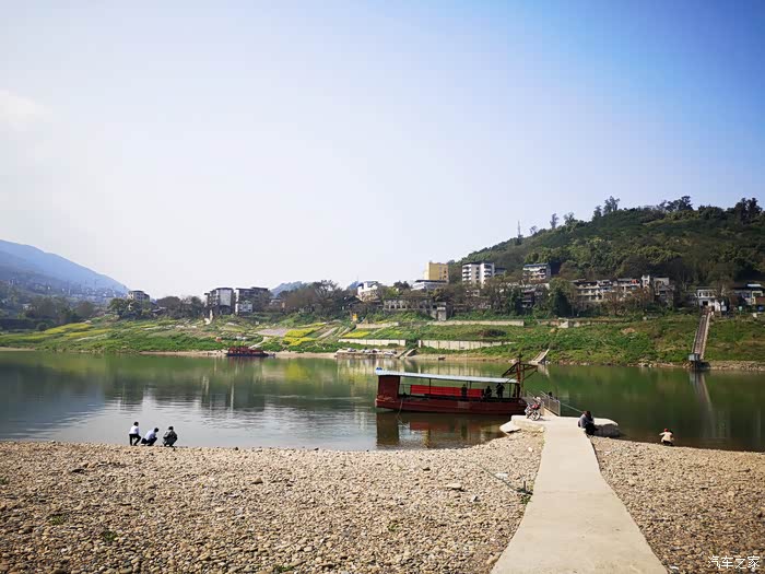 老彭西山坪苓茏苑找春天