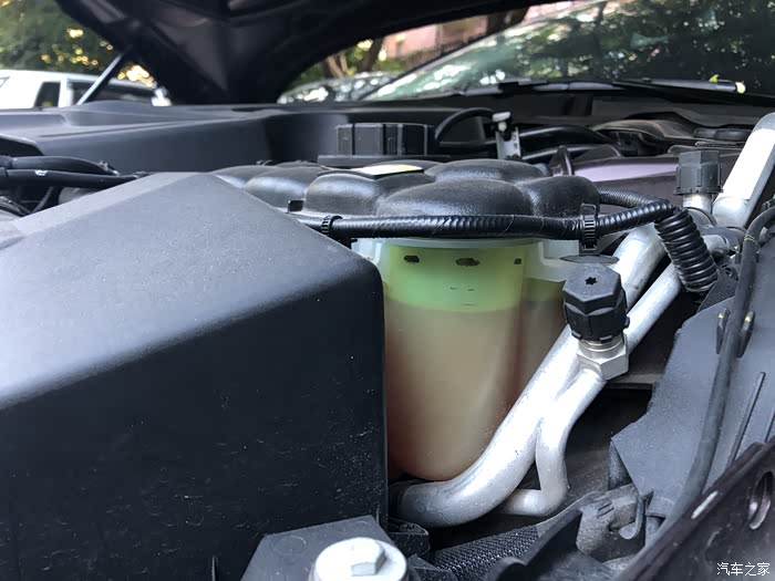 奇瑞捷豹xfl变速箱漏油冷却液渗漏,质量有缺陷