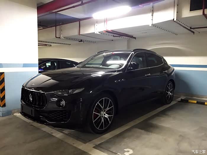 黑色碳纤维运动套件levante车主认证