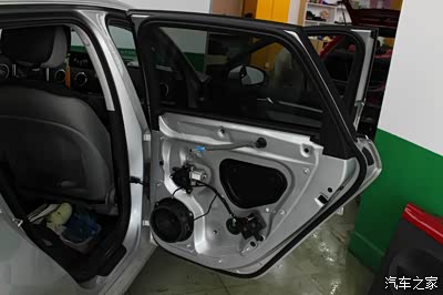 奥迪a3两厢时尚自己动手升级b&o音响!效果非凡!多图实拍