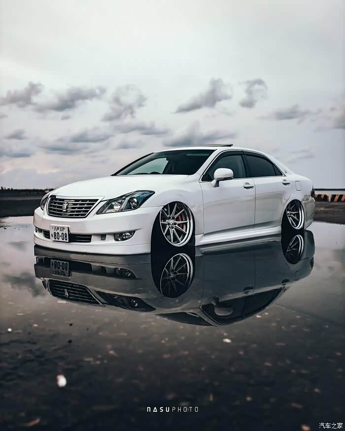 13代日规皇冠改装这设计也好美