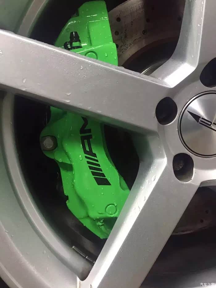 出w204布雷博前六后四刹车