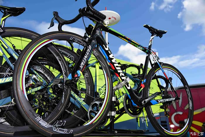 【闪电】小心中毒!现场实拍环法闪电三个车队的顶级战车