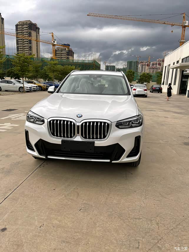 3602 | 回复: 23 宝马x3论坛 关于2022款x3,大家觉得白色配哪款中网