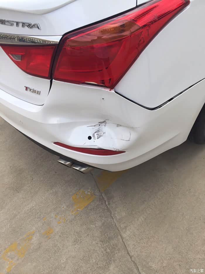 【图】撞了,修一下这大概多少钱_名图论坛_汽车之家论坛