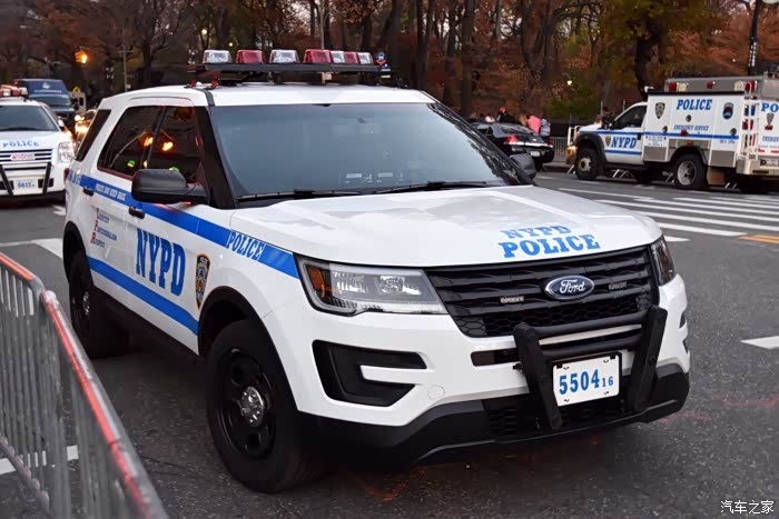 美国探险者警车街拍合集逐步更新
