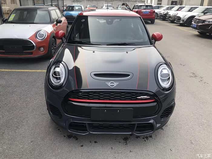 一改呆萌的印象这台mini有350马力人称暴躁小熊猫
