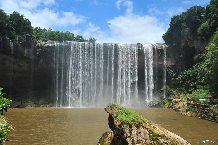 5米,瀑布面積達9739.5平方米,是重慶市級風景名勝區.