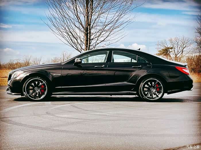 amg cls63 s ,这代车型很帅,尾灯设计很有型