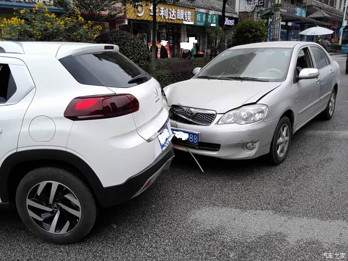 提车后一年首撞,心里都淌血了