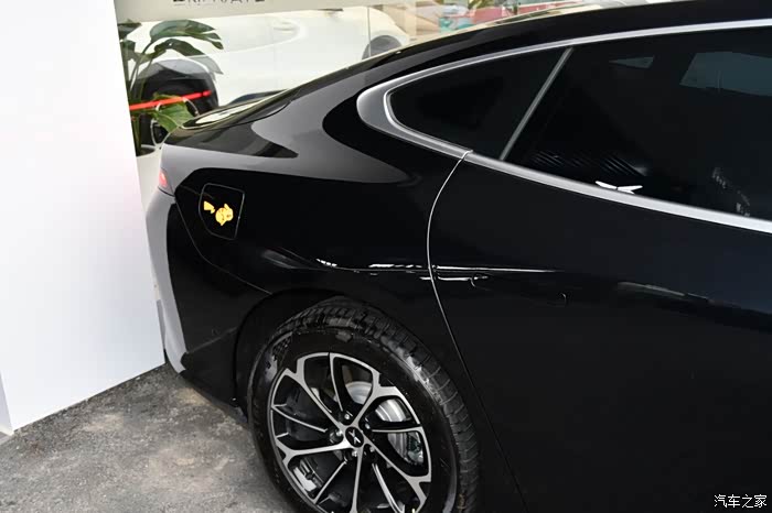 黑色是最纯粹的颜色小鹏p7提车啦