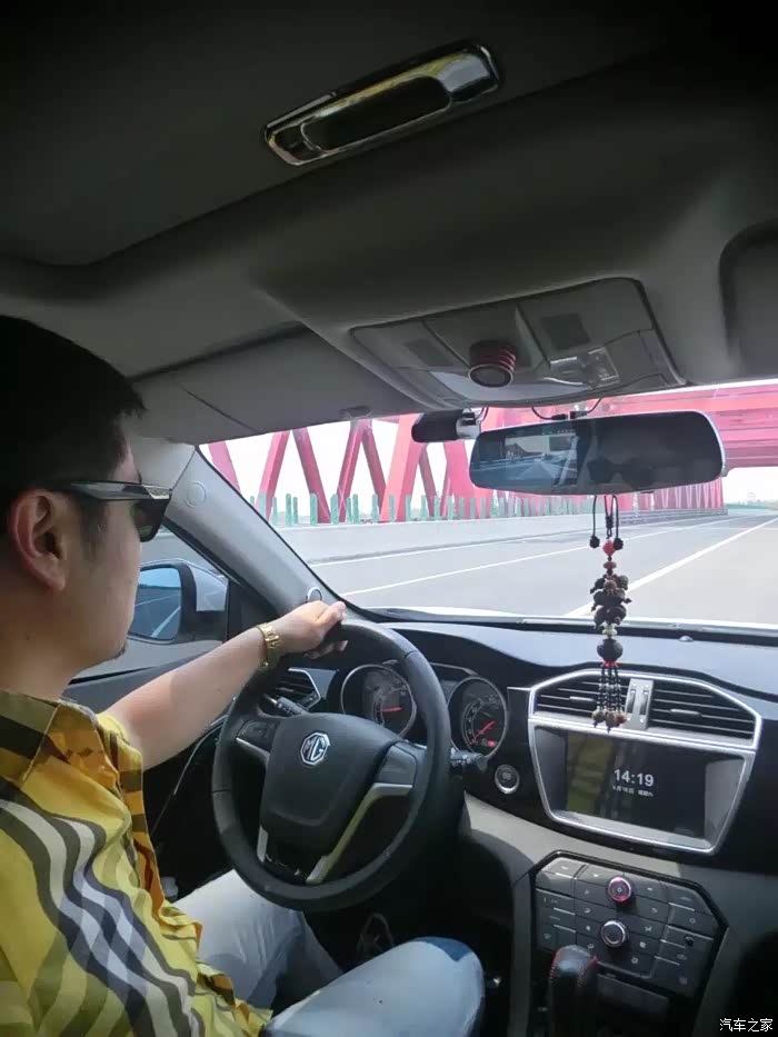 雷哥忠告开车听到3种声音不停车就是车毁人亡