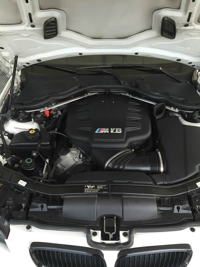 最近e92m3这么热,那我也来发一下去年买的e92吧