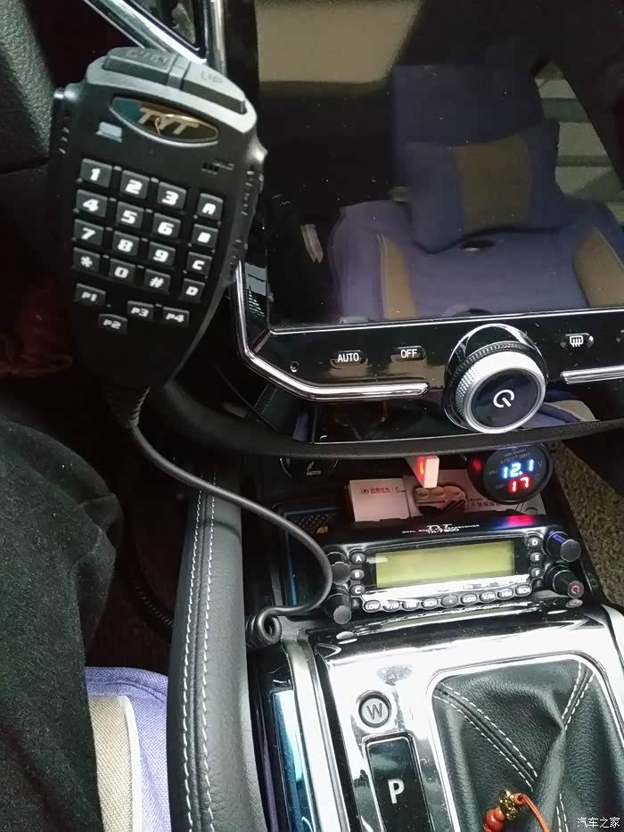 众泰sr7国产车安装国产车载对讲机特意通th7800