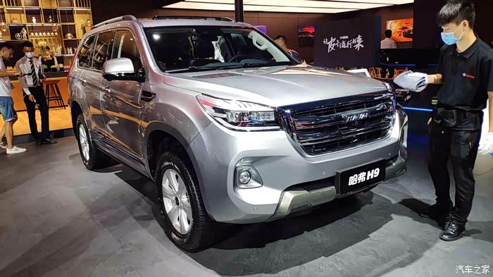 白色哈弗h9配置均衡动力充沛整体表现不错