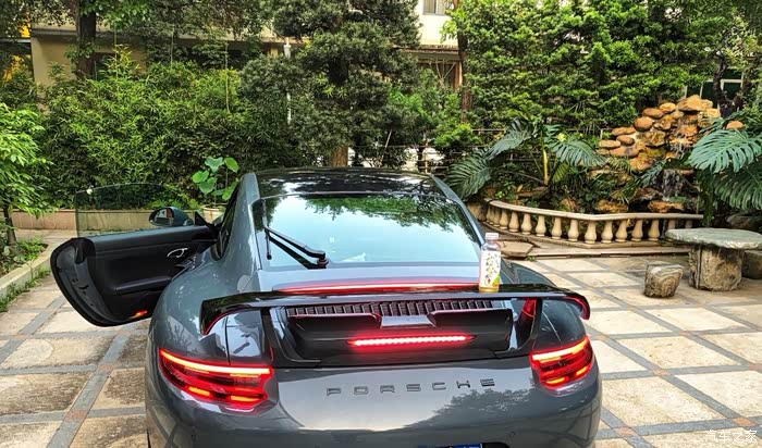 收个泰卡特尾翼