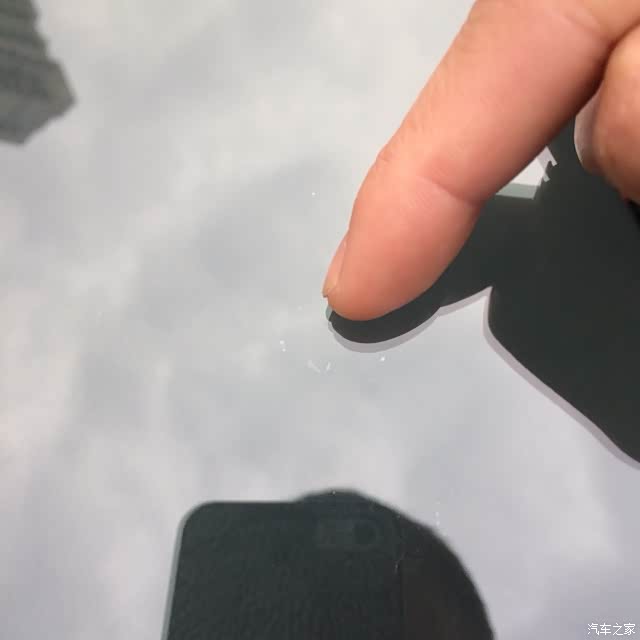 新轩逸前挡风玻璃有气泡有气泡