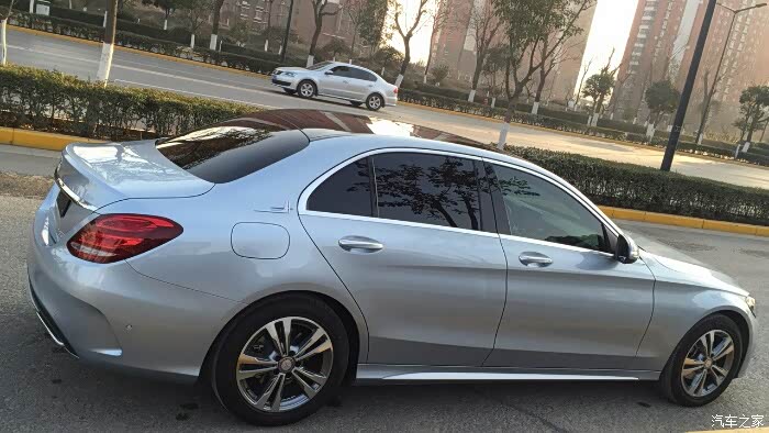 请问c200或c200l有谁买啦钻石银的色