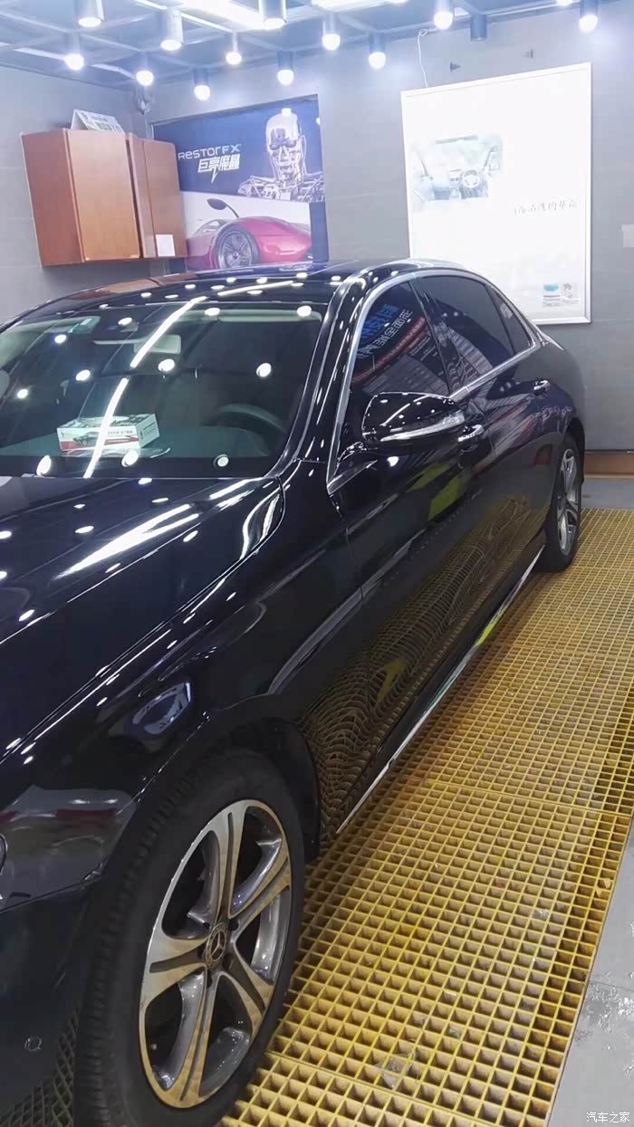 朋友奔驰e300的隐形车衣,亮到秒杀一切!