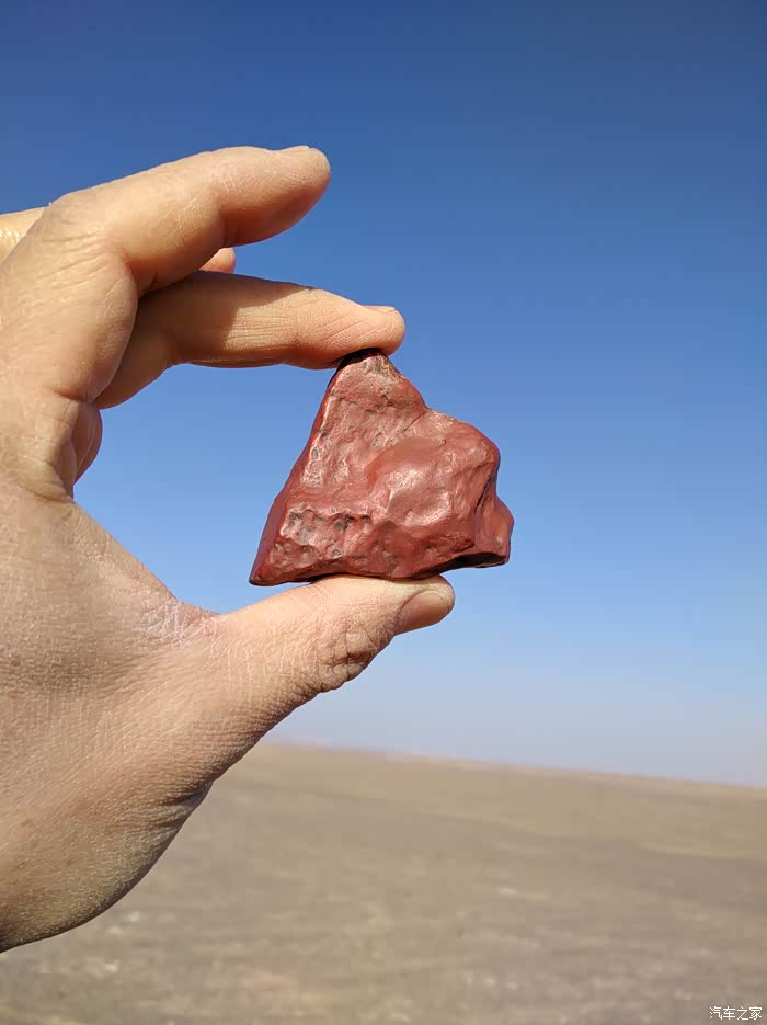 吐鲁番鄯善县捡石头