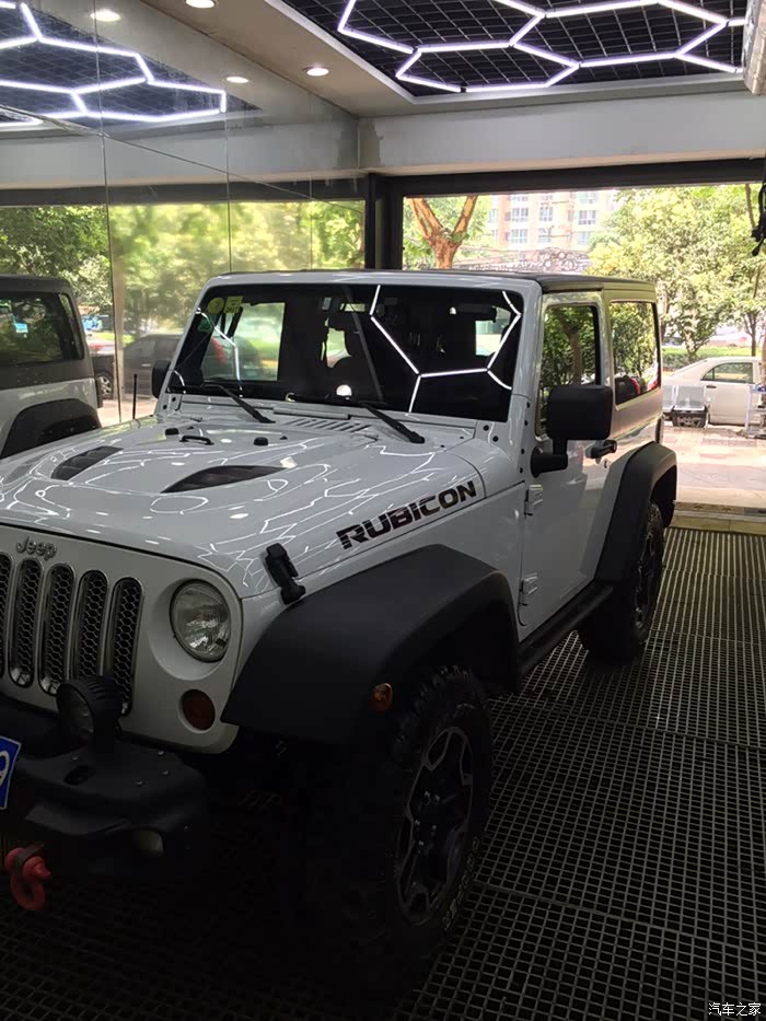 急售13年牧马人罗宾汉十周年纪念版两门