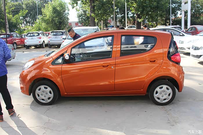 橙色奔奔mini 提车作业