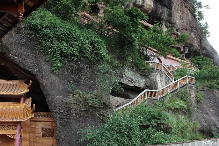 自驾酷炫爱车游玩庆寿岩景区