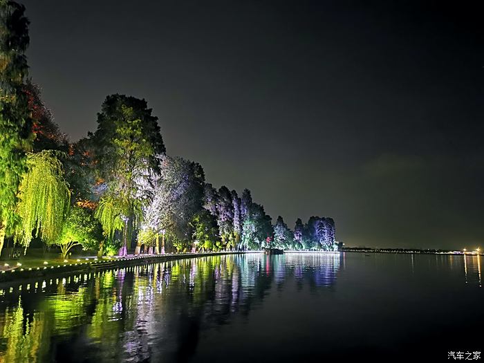 贵港夜景东湖公园图片