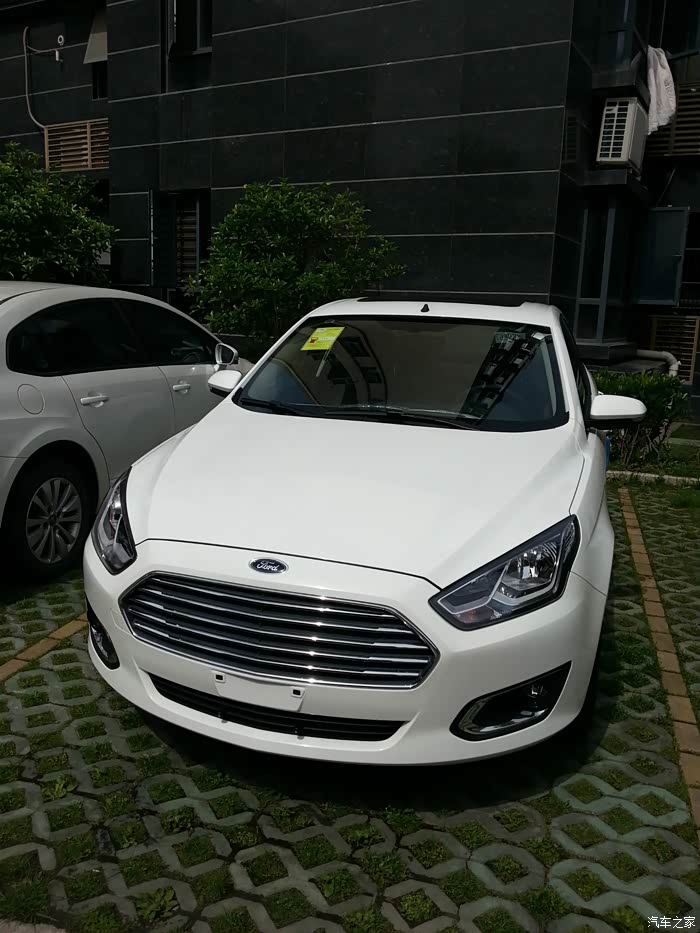 结缘小马～福睿斯自时典雅白1个月提车作业,图~ 天线丑?拿掉!